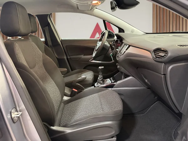 Opel Crossland (2022) — foto 22 van 30