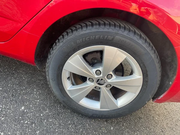 SKODA Octavia (2019) — foto 10 van 21