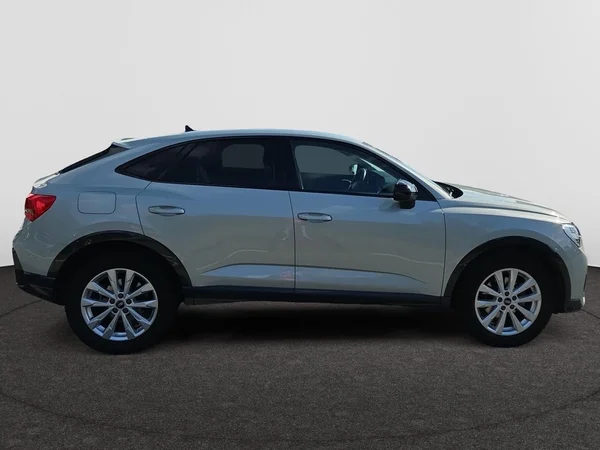 AUDI Q3 Sportback (2022) — foto 21 van 24