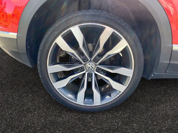 VOLKSWAGEN T-Roc (2018) — foto 18 van 18