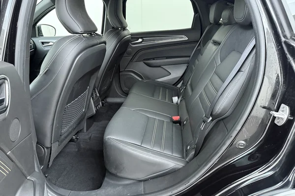 Renault Arkana E-TECH (HEV) (2023) — foto 18 van 19