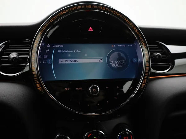 MINI One (2022) — foto 14 van 37