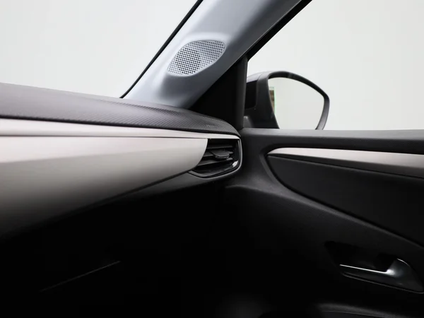 Opel Corsa-e (2023) — foto 21 van 38