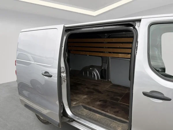 Opel Vivaro (2020) — foto 6 van 16