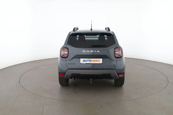 Dacia Duster (2023) — foto 11 van 16