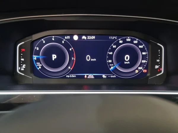 VOLKSWAGEN Tiguan (2021) — foto 7 van 23