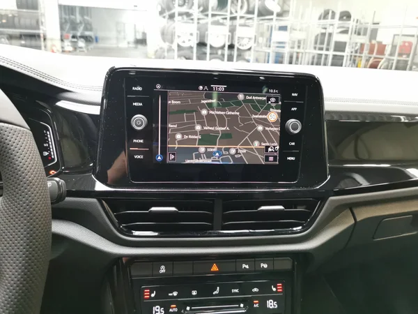 VOLKSWAGEN T-Roc (2026) — foto 4 van 15