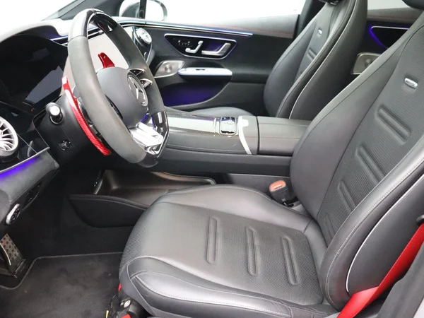 Mercedes-Benz EQE (2025) — foto 6 van 33