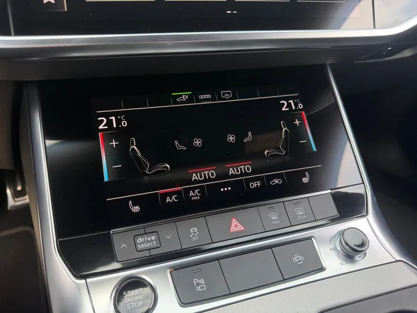 AUDI A6 Avant PHEV (2021) — foto 7 van 19