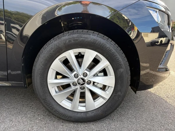 SKODA Kamiq (2026) — foto 17 van 24