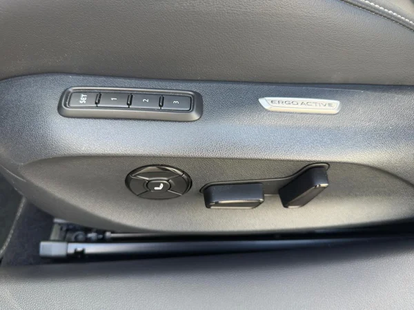 VOLKSWAGEN Passat Variant eHybrid (PHEV) (2025) — foto 23 van 25