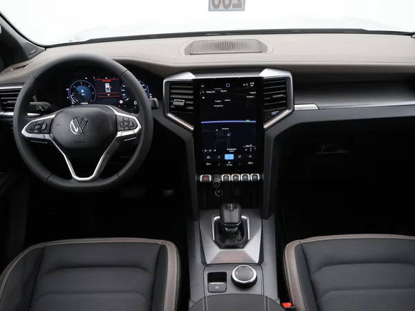 VOLKSWAGEN Amarok Double Cab (2026) — foto 2 van 25