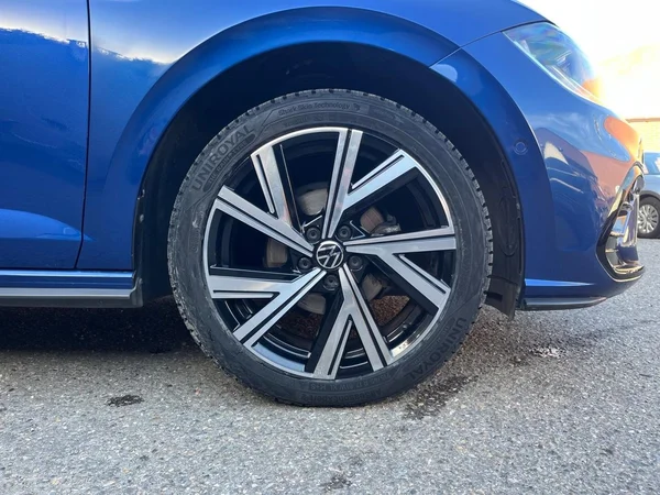 VOLKSWAGEN Polo (2023) — foto 7 van 17