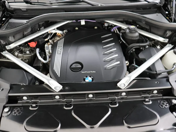 BMW X5 (2022) — foto 6 van 33