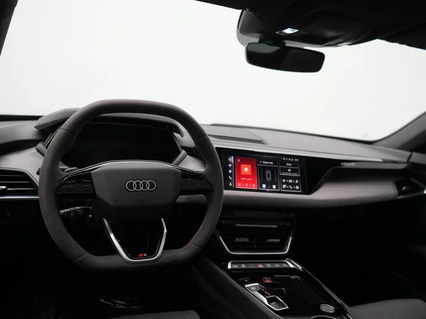 AUDI S e-tron GT (2024) — foto 10 van 35