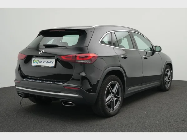 MERCEDES-BENZ GLA 180 (2021) — foto 12 van 28