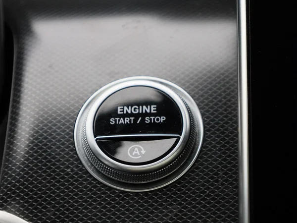 Mercedes-Benz GLC (2024) — foto 13 van 55