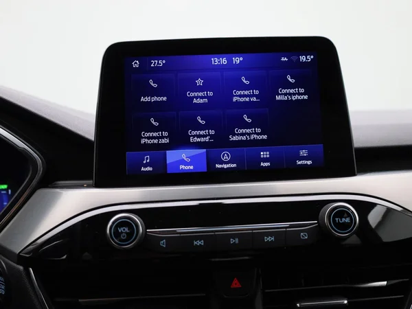 Ford Kuga (2022) — foto 18 van 40
