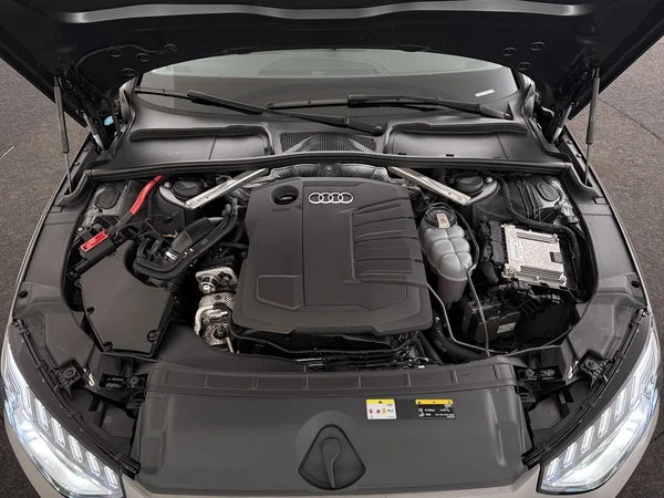 AUDI A4 (2021) — foto 6 van 30