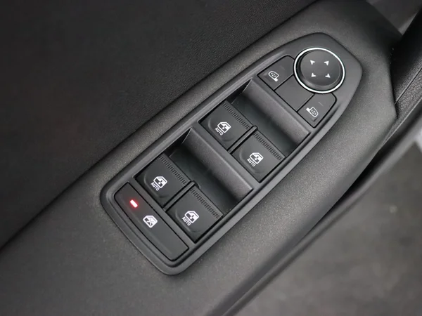 RENAULT Captur (2022) — foto 20 van 28