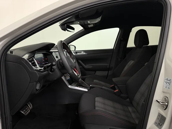 VOLKSWAGEN Polo GTI (2025) — foto 2 van 29
