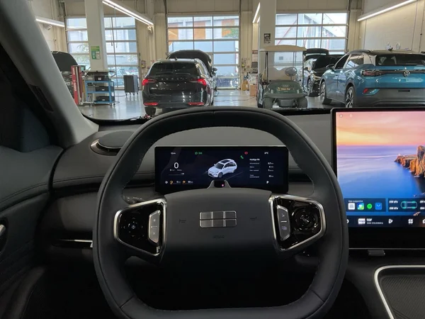 GEELY Starray EM-i (PHEV) (2026) — foto 6 van 22
