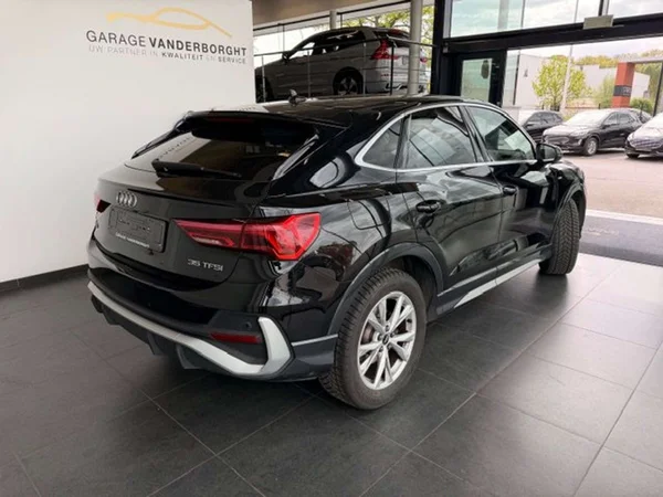 Audi Q3 (2022) — foto 16 van 20