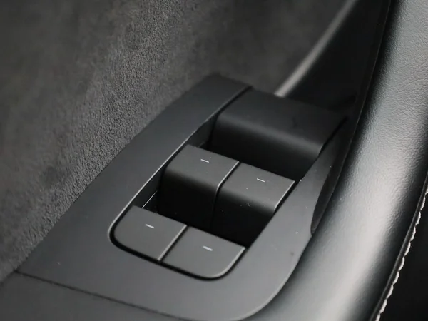 Tesla Model 3 (2023) — foto 24 van 40