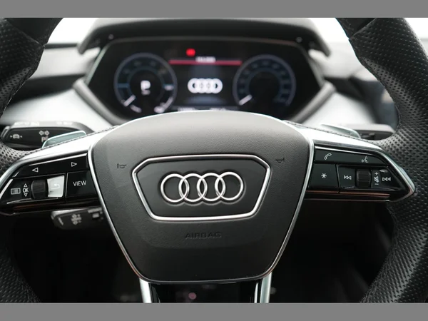 AUDI E-tron GT (2021) — foto 17 van 35