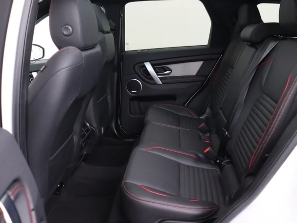 Land Rover Discovery Sport (2023) — foto 5 van 30