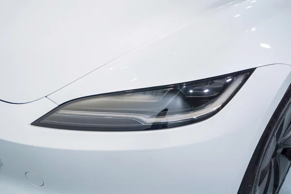 Tesla Model 3 (2023) — foto 49 van 49