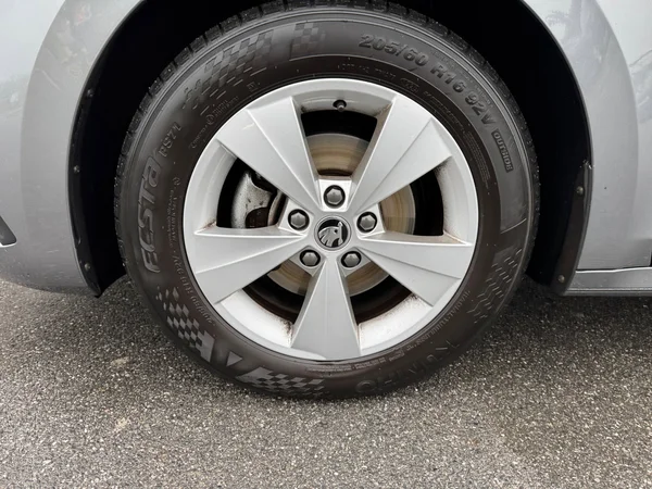 SKODA Octavia Combi (2024) — foto 11 van 24
