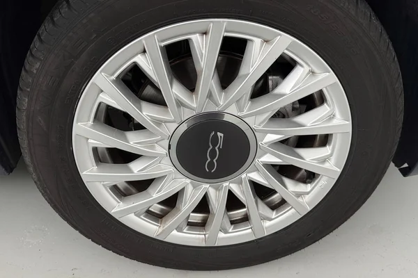 Fiat 500c (2021) — foto 16 van 27