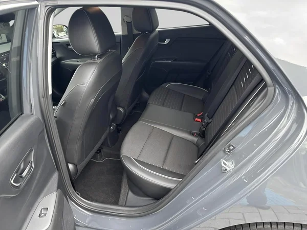 Kia Rio (2023) — foto 9 van 19