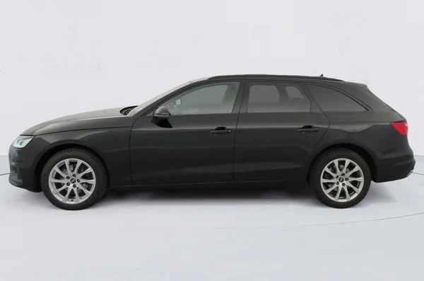 Audi A4 sw (2022) — foto 12 van 35