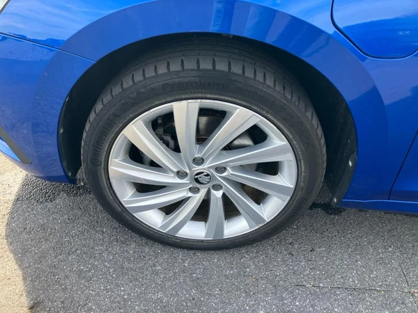 SKODA Octavia Combi PHEV (2020) — foto 16 van 26