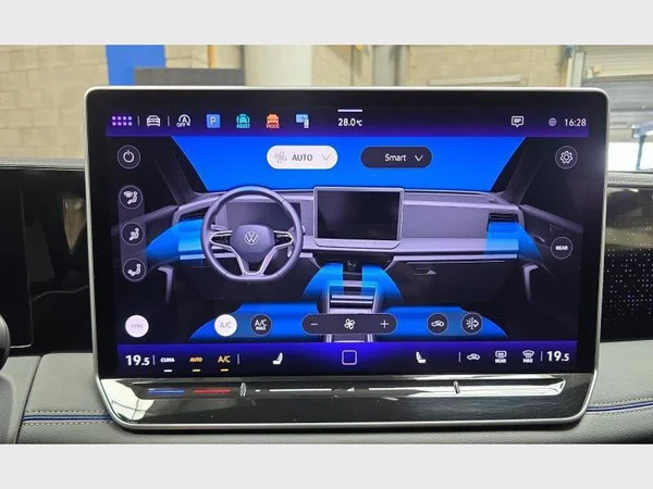 Volkswagen Tiguan (2024) — foto 18 van 30