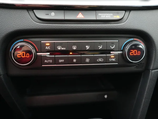 Kia cee'd (2024) — foto 10 van 22