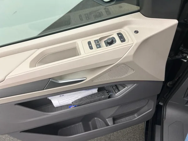 VOLKSWAGEN Multivan T7 Long eHybrid (PHEV) (2026) — foto 7 van 23