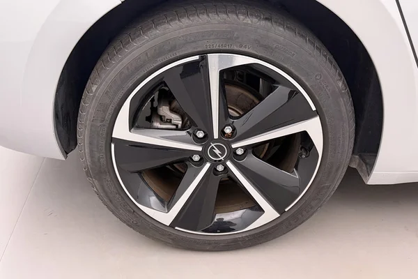 Opel Astra (2024) — foto 17 van 30