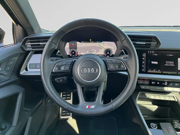 AUDI A3 Sportback (2024) — foto 11 van 23