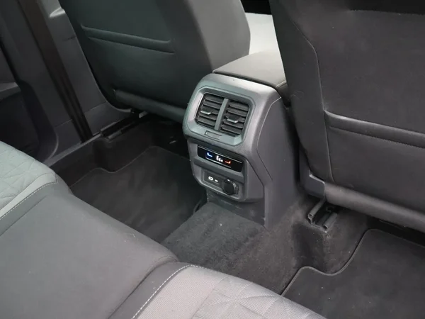 Volkswagen Tiguan (2023) — foto 16 van 26