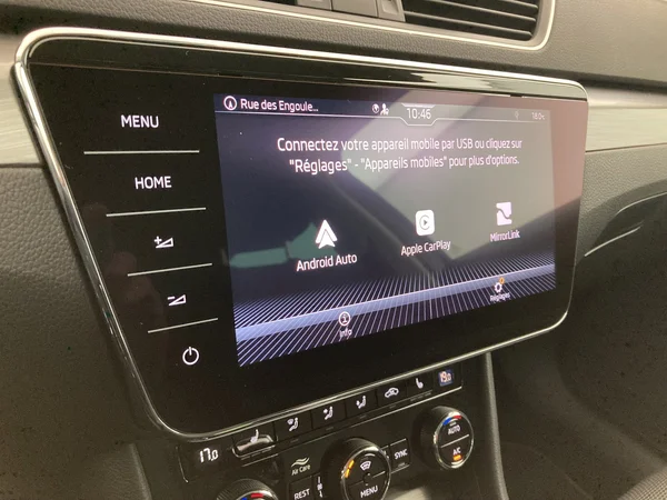 SKODA Superb Combi (2021) — foto 20 van 36