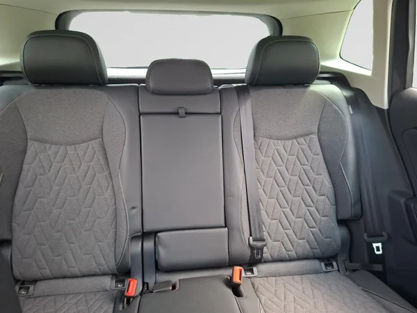 VOLKSWAGEN Tiguan (2024) — foto 9 van 22