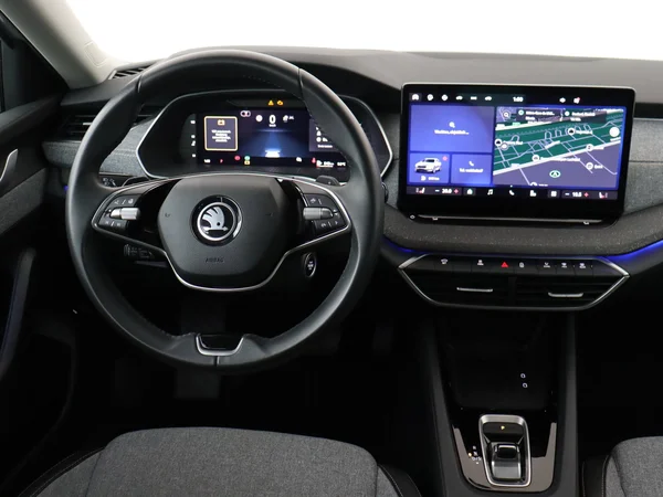 SKODA Octavia Combi (2024) — foto 17 van 19