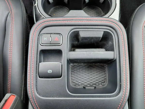 Ford Mustang Mach-E (2025) — foto 5 van 25
