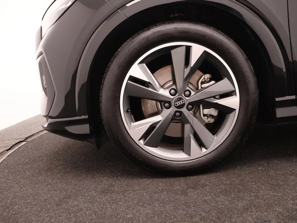 AUDI Q4 e-tron (2026) — foto 22 van 23