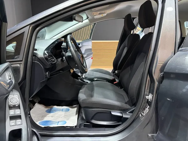 Ford Fiesta (2020) — foto 21 van 23