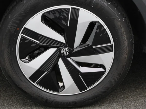 MG ZS EV (2023) — foto 8 van 43