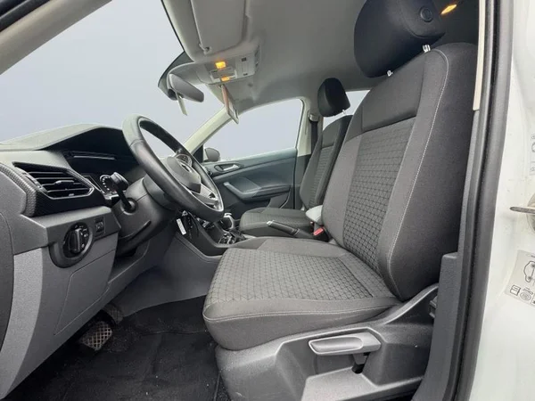 VOLKSWAGEN T-Cross (2019) — foto 9 van 26